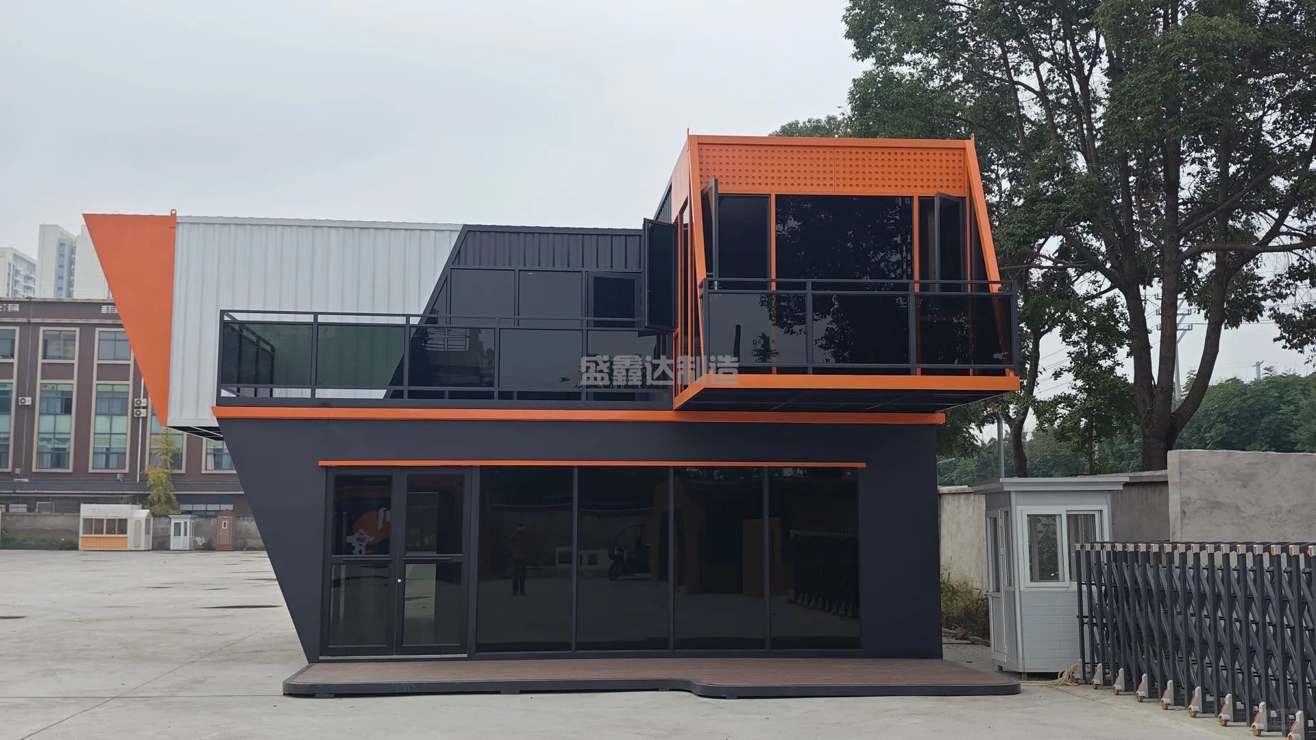 網(wǎng)紅集裝箱越來越漂亮，如今受到很多年輕人的喜愛？？